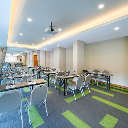 Holiday Inn Express Jakarta Matraman By Ihg Εξωτερικό φωτογραφία