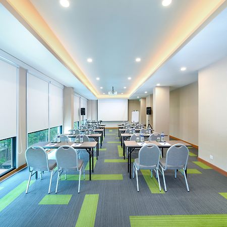 Holiday Inn Express Jakarta Matraman By Ihg Εξωτερικό φωτογραφία