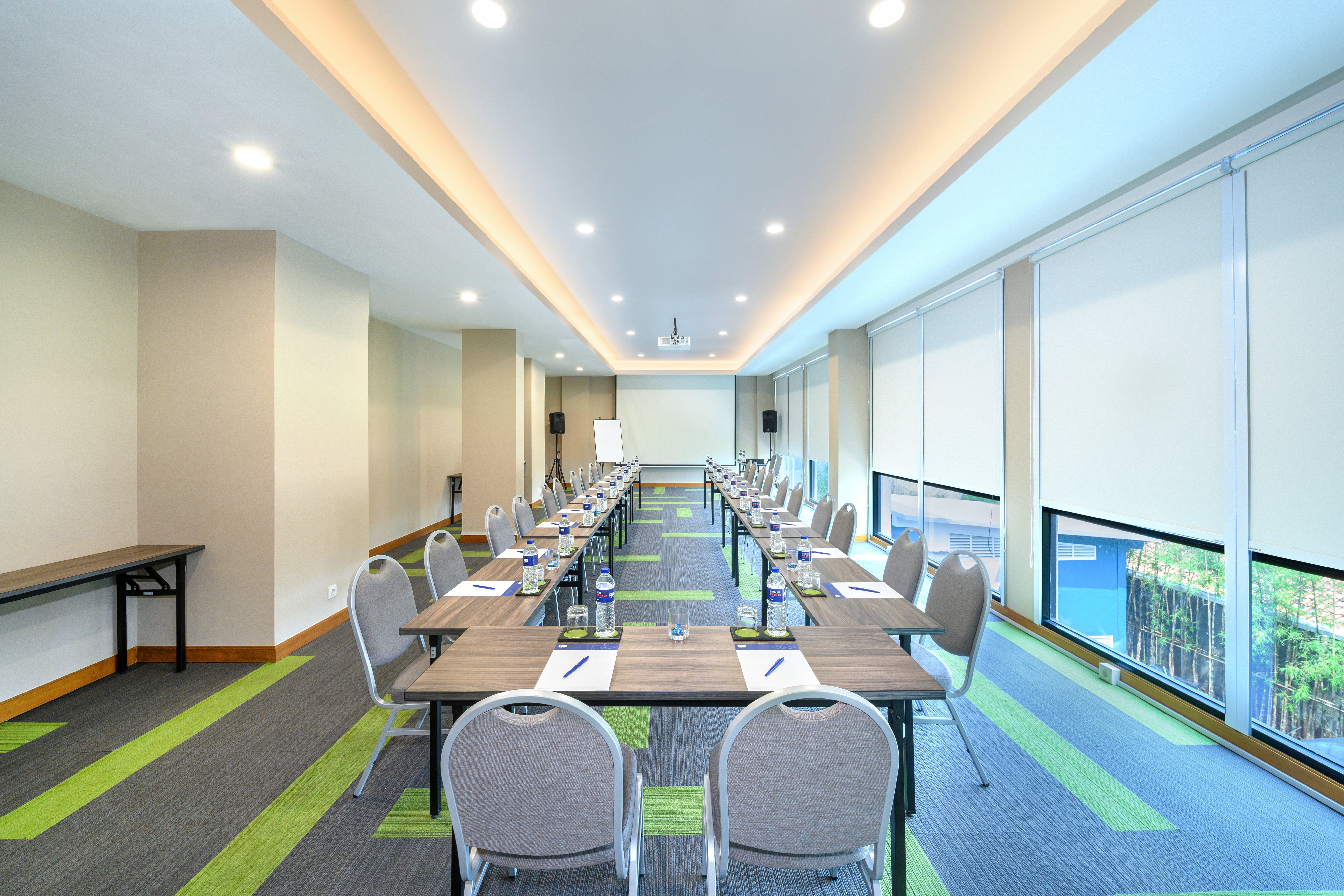 Holiday Inn Express Jakarta Matraman By Ihg Εξωτερικό φωτογραφία