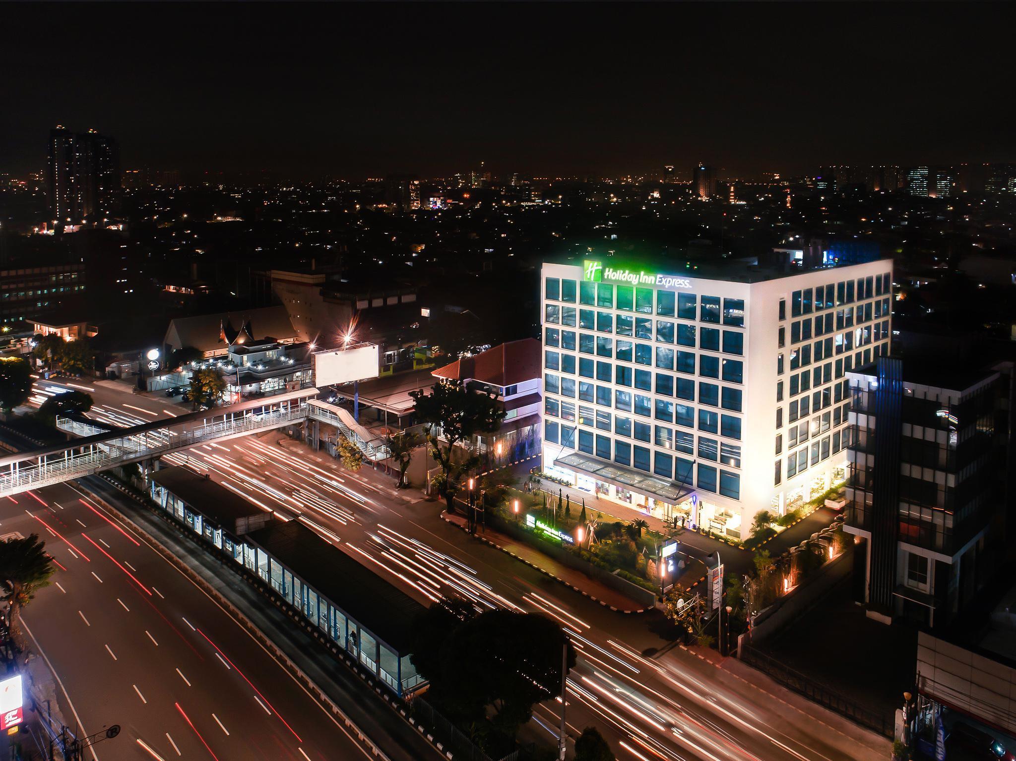 Holiday Inn Express Jakarta Matraman By Ihg Εξωτερικό φωτογραφία