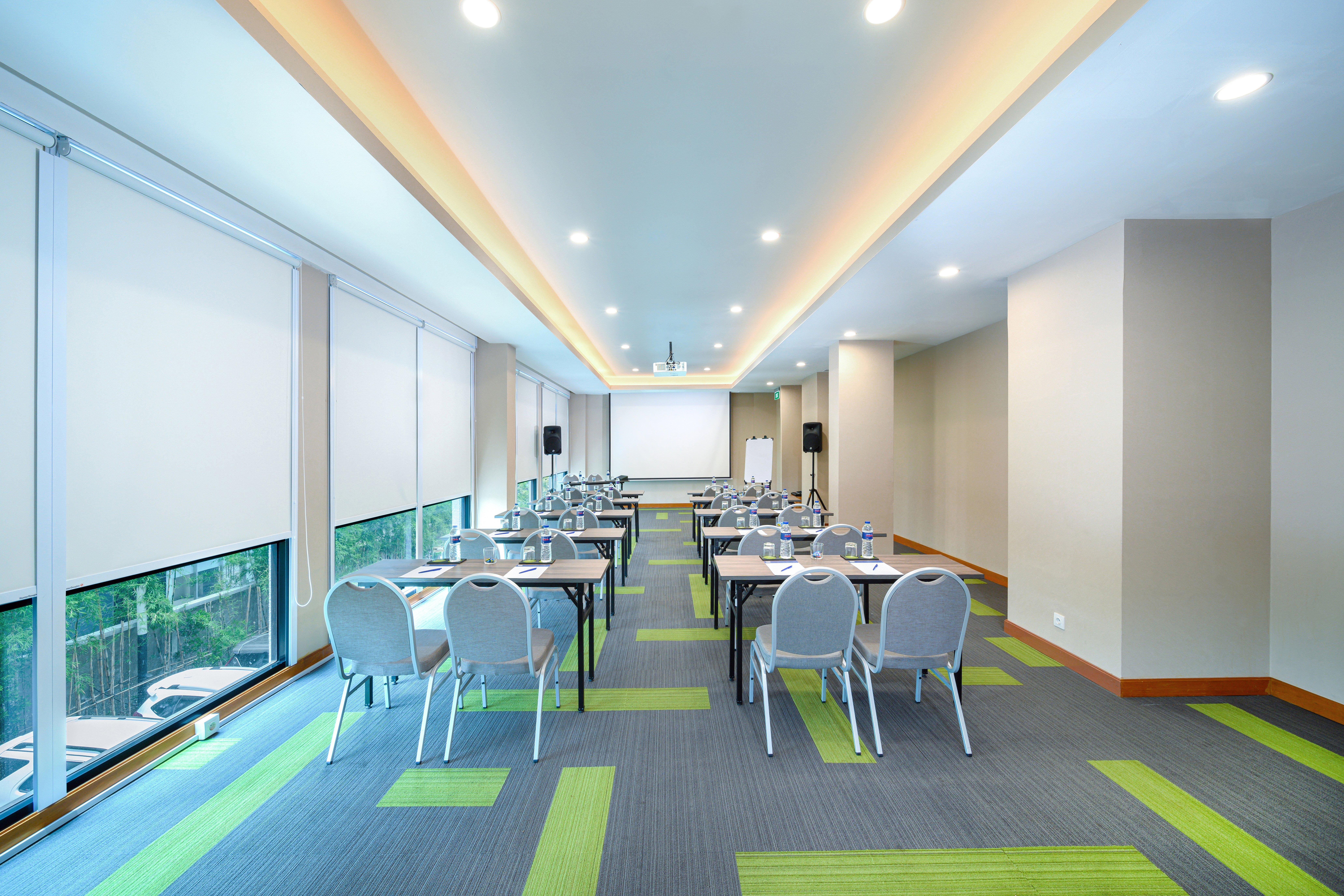 Holiday Inn Express Jakarta Matraman By Ihg Εξωτερικό φωτογραφία