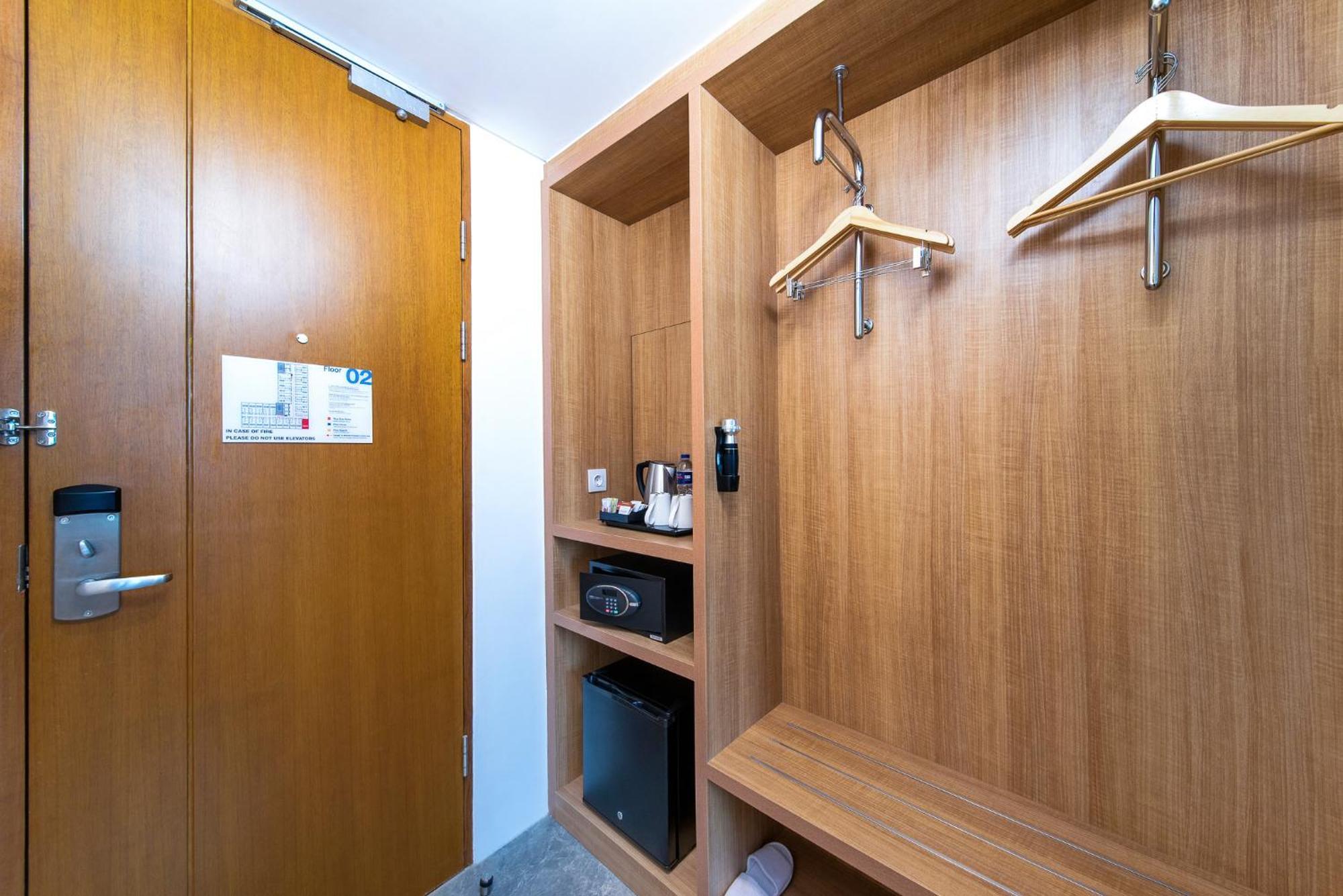 Holiday Inn Express Jakarta Matraman By Ihg Εξωτερικό φωτογραφία